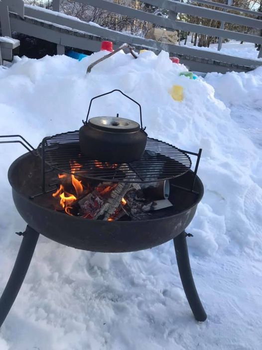 Vi fyrer opp bålpanna utenfor menighetssenteret kl. 11.00-13.00 hver onsdag!