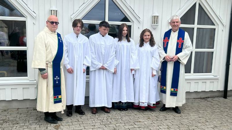 Fra venstre: Kateket i Lulesamisk område Edgar Stark Dobie-Njaastad, Aron Meltzer, Krister André Paulsen, Linnéa Soleng, Ingebjørg Lie Jakobsen, Sokneprest i lulesamisk område Rolf Steffensen.