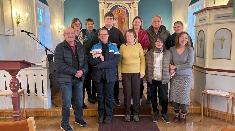 Tysfjord og Hamarøy menighetsråd 2023-2027 Bak fra venstre: Ellen Smedstuen Ediassen, Heidi Maria Sørensen, Fredrik Johan Sletbakk, Ane Thorp Steinsvåg, Jan Lennart Klæboe,  Lill-Tove Paulsen. Foran fra venstre: Per Johan Hansen,  Aud Nordaas Rogstad, Anne Olafsen, Marry Knutsen, Yvonne Thomassen.