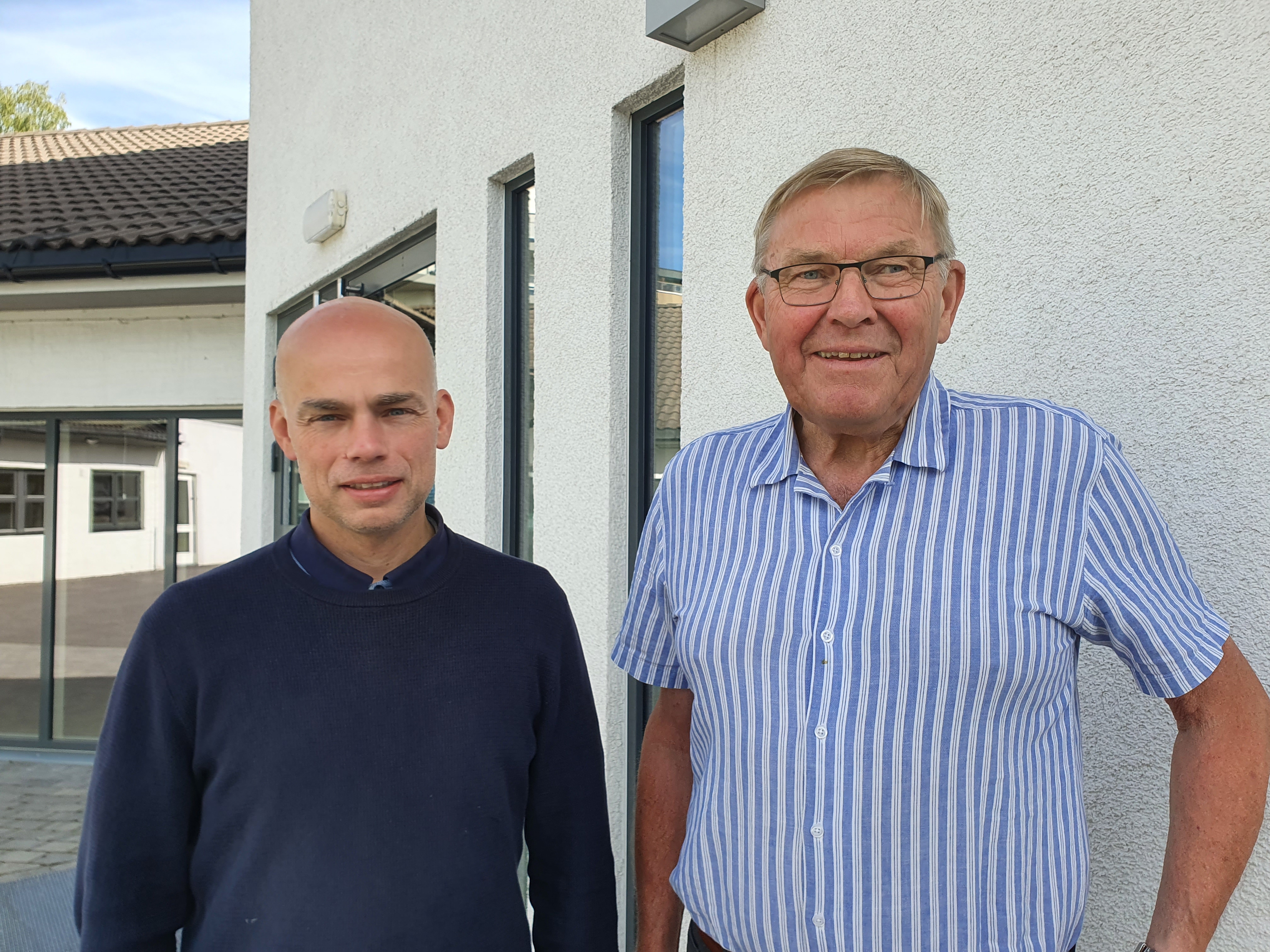 Sokneprest Per-Kristian Bandlien og menighetsrådsleder Steinar Ørum ønsker velkommen til høytidelig markering i Jessheim kirke