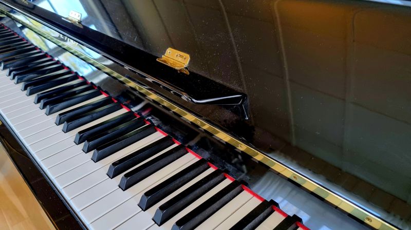 Nytt piano på plass i Furuset kirke!