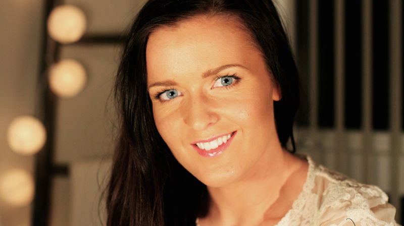 Maria Holand Tøsse er ein av fleire som tar del på konserten i Ulstein kyrkje, med Luthersalmer i ny tonedrakt.