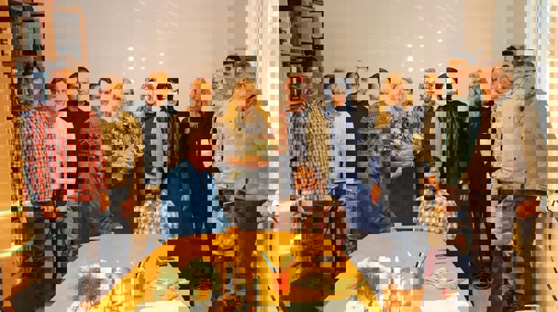 #668babies - besøk av kampanjegruppe på kyrkjekontoret