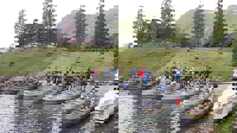 Kyrkjelyden på hausttur til Fjellsetra