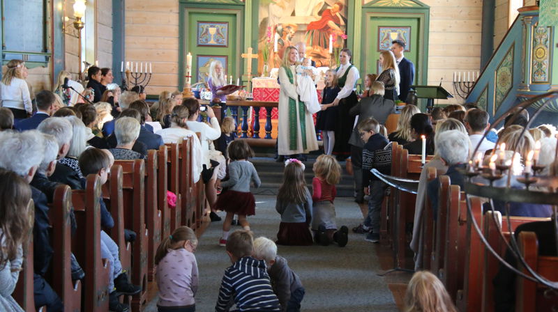 Felles gudsteneste i Ulstein og Hareid og kortare opningstid på kontoret i sommar