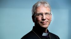Preses i Den norske kirke, Olav Fykse Tveit, sier biskopene anbefaler menighetene å vurdere en utsettelse av vårens konfirmasjoner. Foto: Bo Mathisen