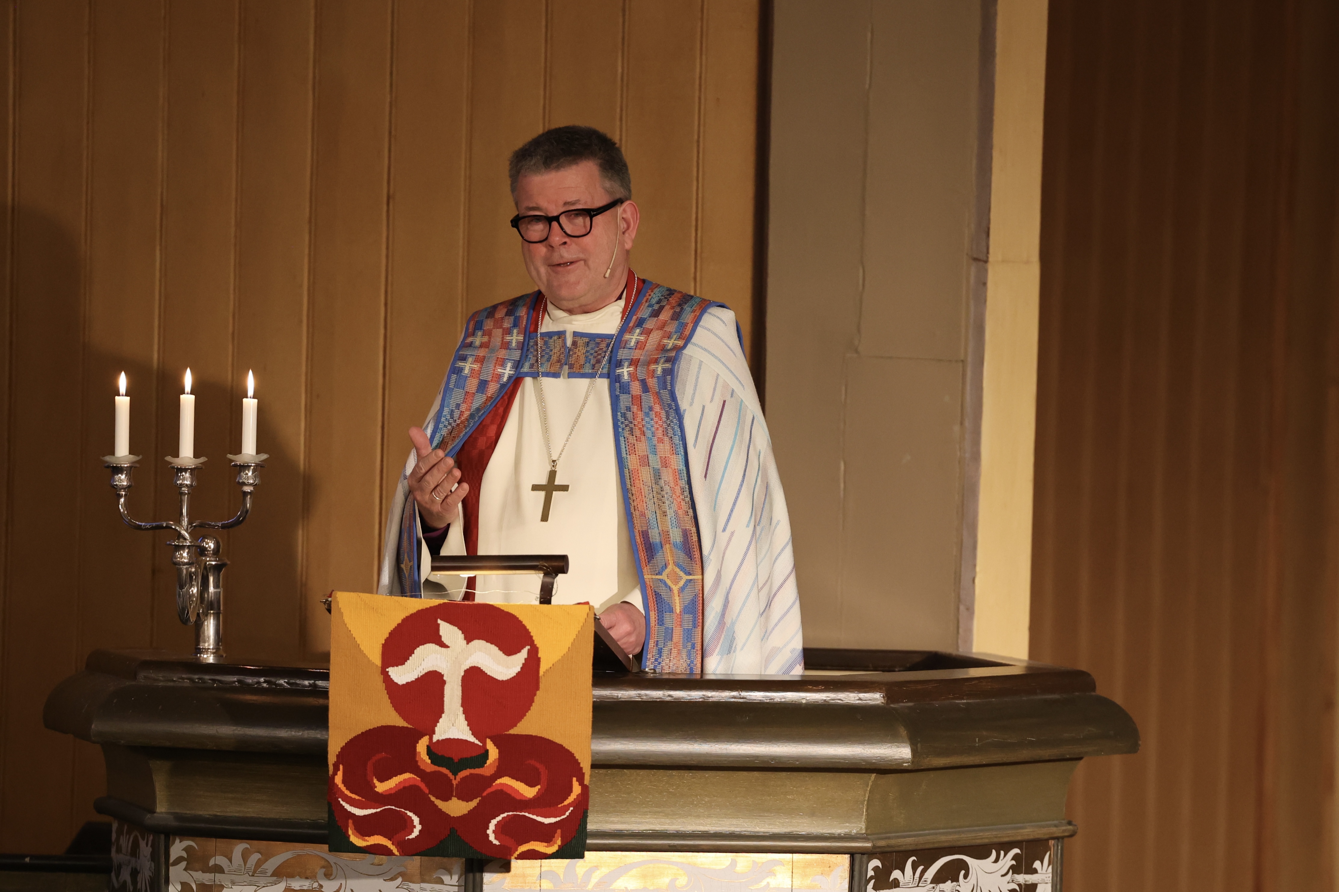 Stig Lægdene holder sin første preken som biskop.