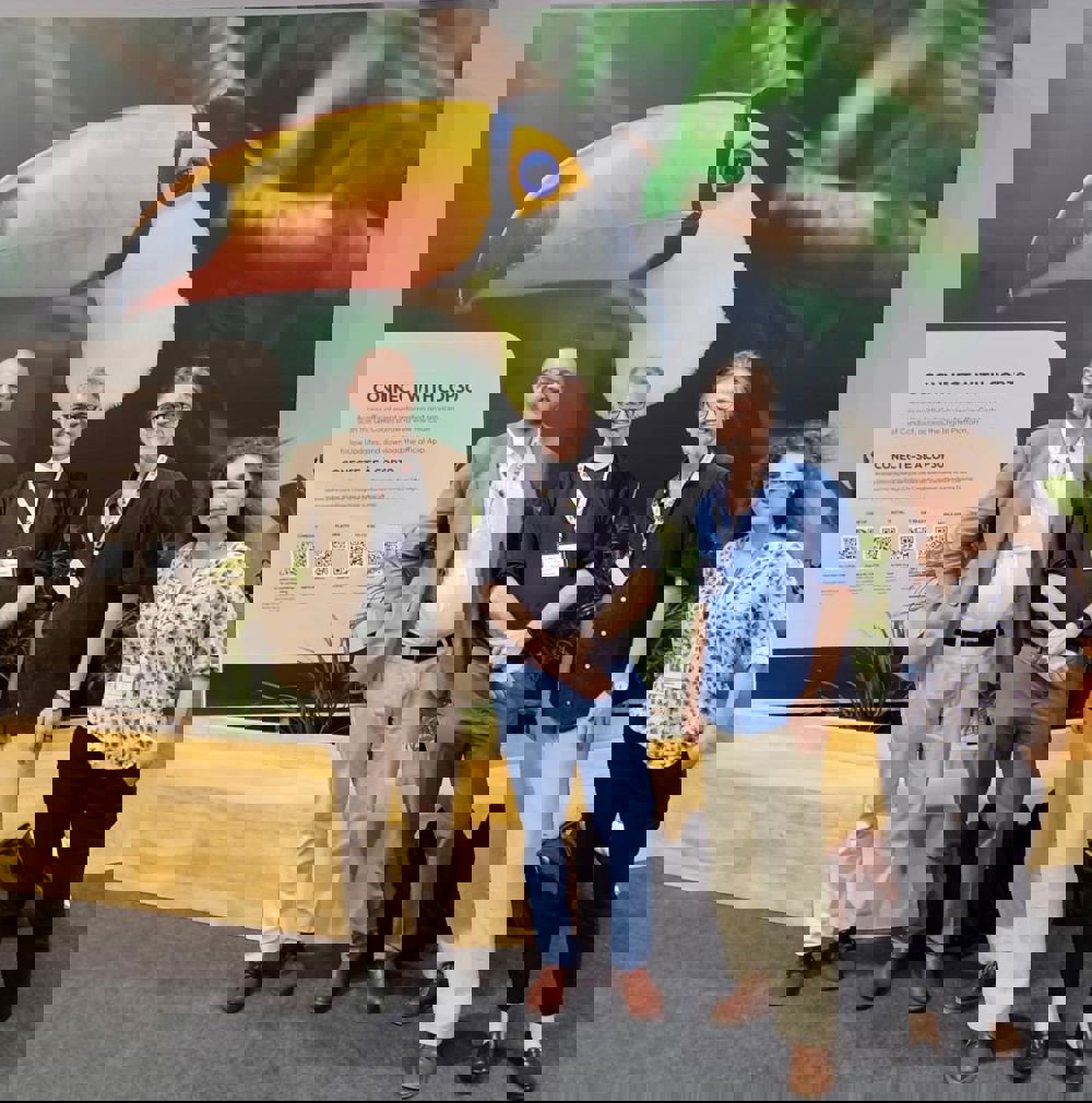 Her møter gruppa Green Faiths leder Fletcher Harper