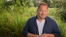 Pål Plassen er en kjent stemme for mange av NRKs radiolyttere. (Foto: Nrk)