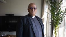 I september var Imad Haddad på besøk i Noreg. På søndag vert han vigsla til biskop i ELCJHL. Foto: Den norske kyrkja.