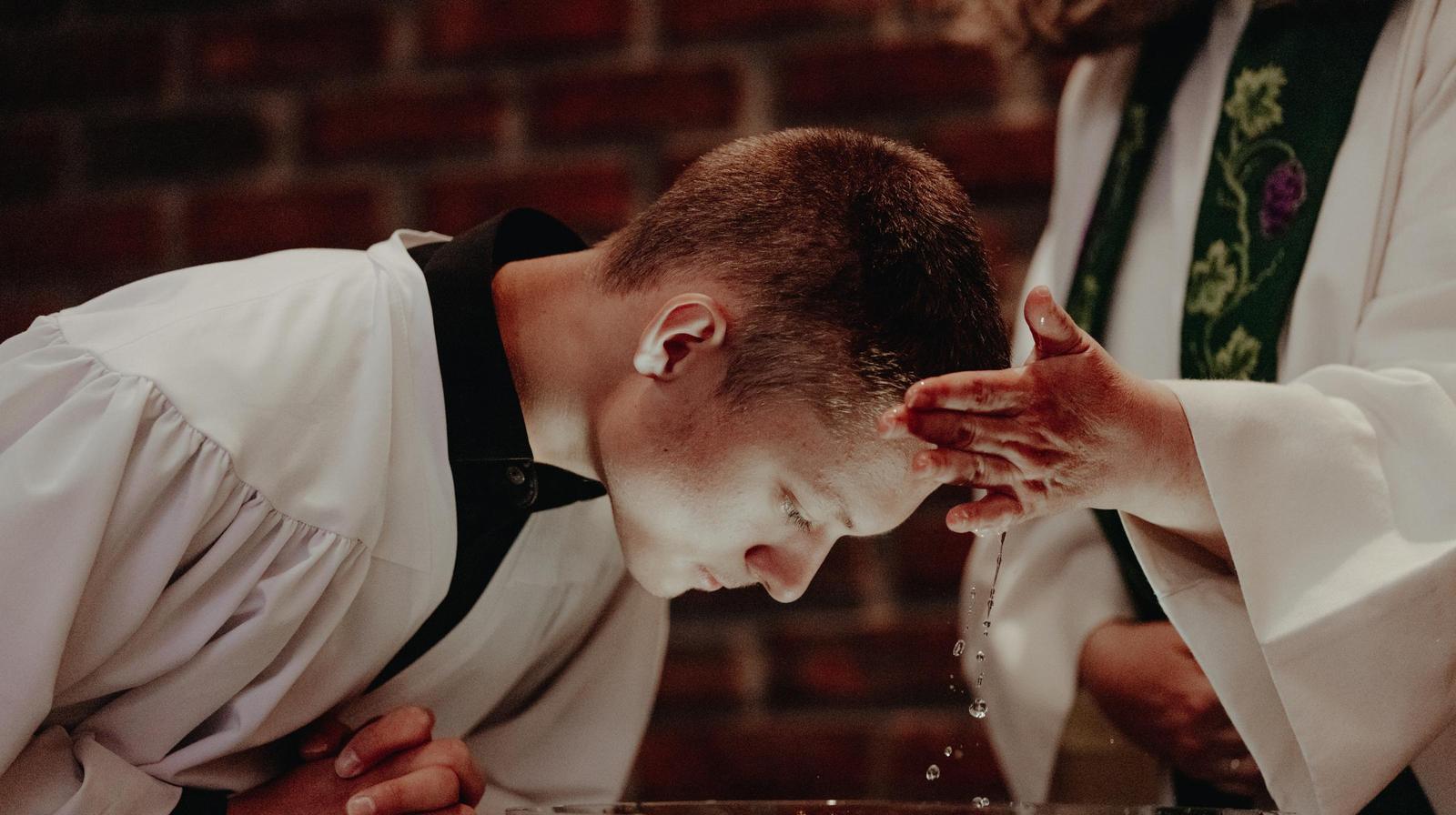 I 2025 valgte rekordmange 14- og 15-åringer å bli døpt i Den norske kirke (Foto: Malin Longva / Den norske kirke).