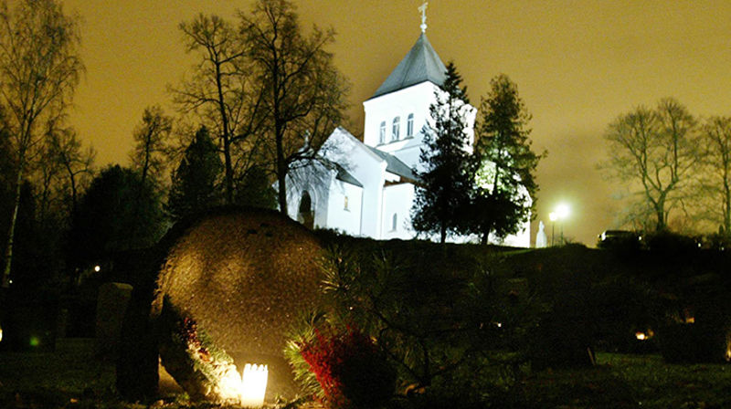 Allehelgensdag er for mange en viktig minnedag, hvor de kan gå på graven og tenne et lys, og tenke på generasjonene som er gått før oss.