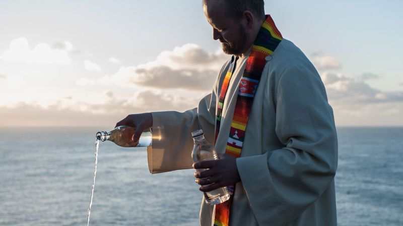 Miljøgudstjeneste på Knivskjellodden i forbindelse med Klimapilegrim 2015. Foto: Kirkerådet