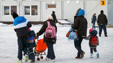 Asylsøkere i ankomstsenteret for flyktninger i Kirkenes. Hit sendes flyktninger, som passerer den norsk-russiske grensen på Storskog. (Foto: Cornelius Poppe / NTB scanpix)