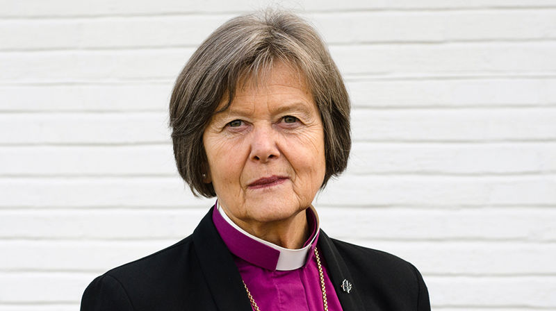 Biskop Helga Haugland Byfuglien advarer mot at «signaleffekten» skal veie tyngre enn hensynet til unge menneskers liv og helse.