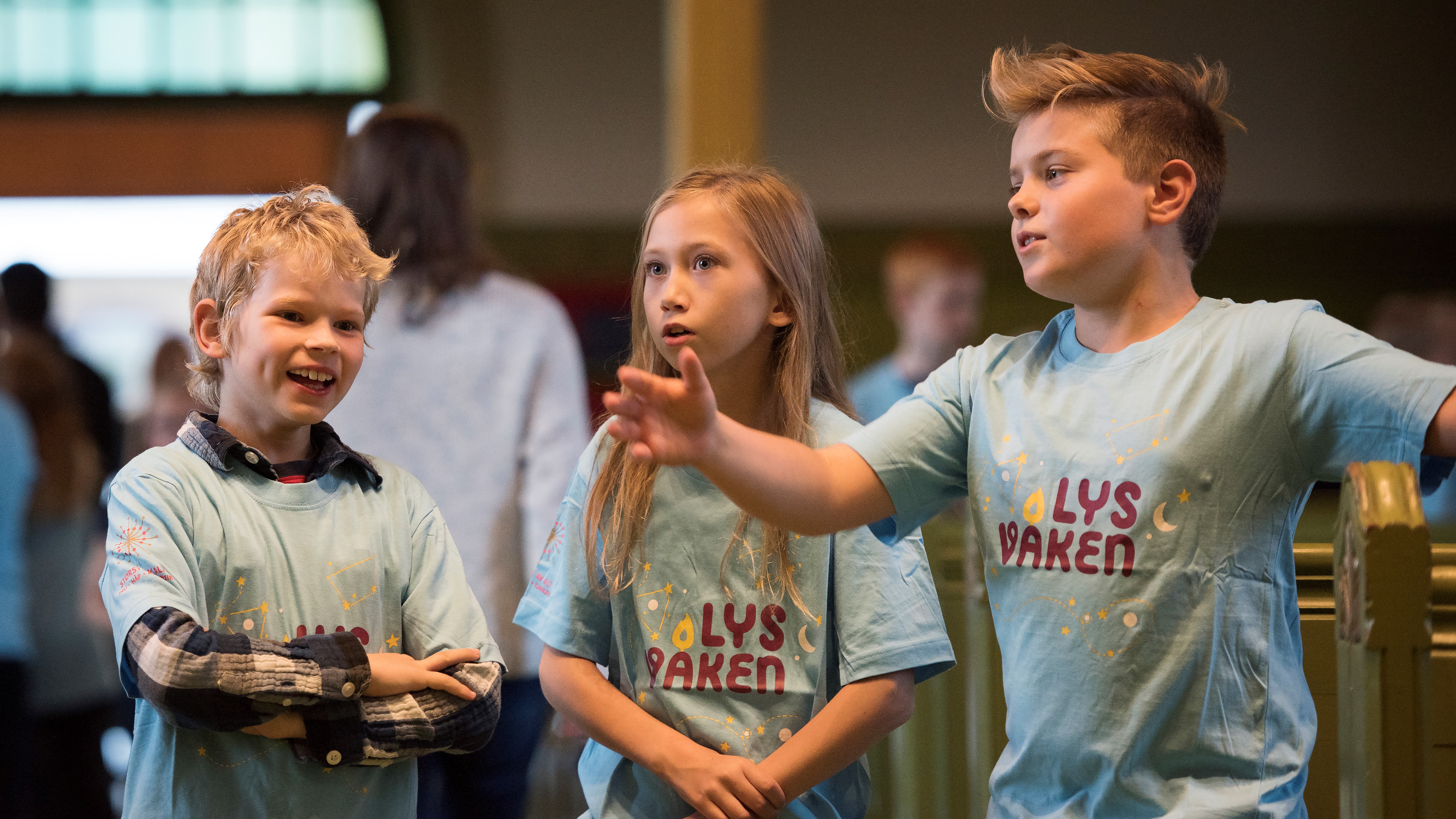 T-skjorter og ulike produkt med trusopplæringslogo kan du no kjøpe med rabatt i nettbutikken. Foto: Andreas Buarø/Den norske kyrkja