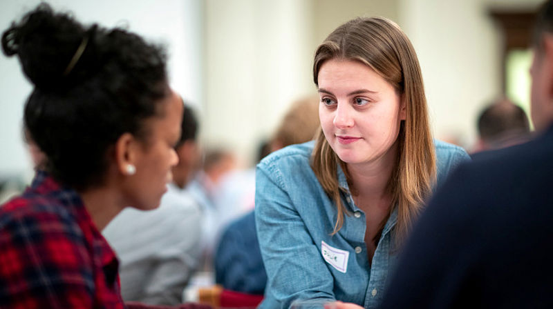 Mange frivillige deltar på språkkafe og bidrar til integrering i samfunnet - uavhengig av tro og kirketilhørighet. (Foto: Bo Mathisen)