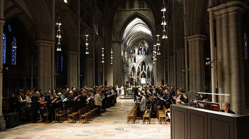 Kyrkjemøtet startar tradisjonen tru med ei gudsteneste i Nidarosdomen. Foto: Kyrkjerådet
