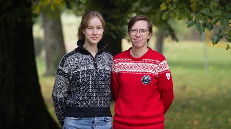 Malin Hegenscheidt Ørum og Mathea Axelsen Lie på UKM 2025. (Foto: Den norske kirke)