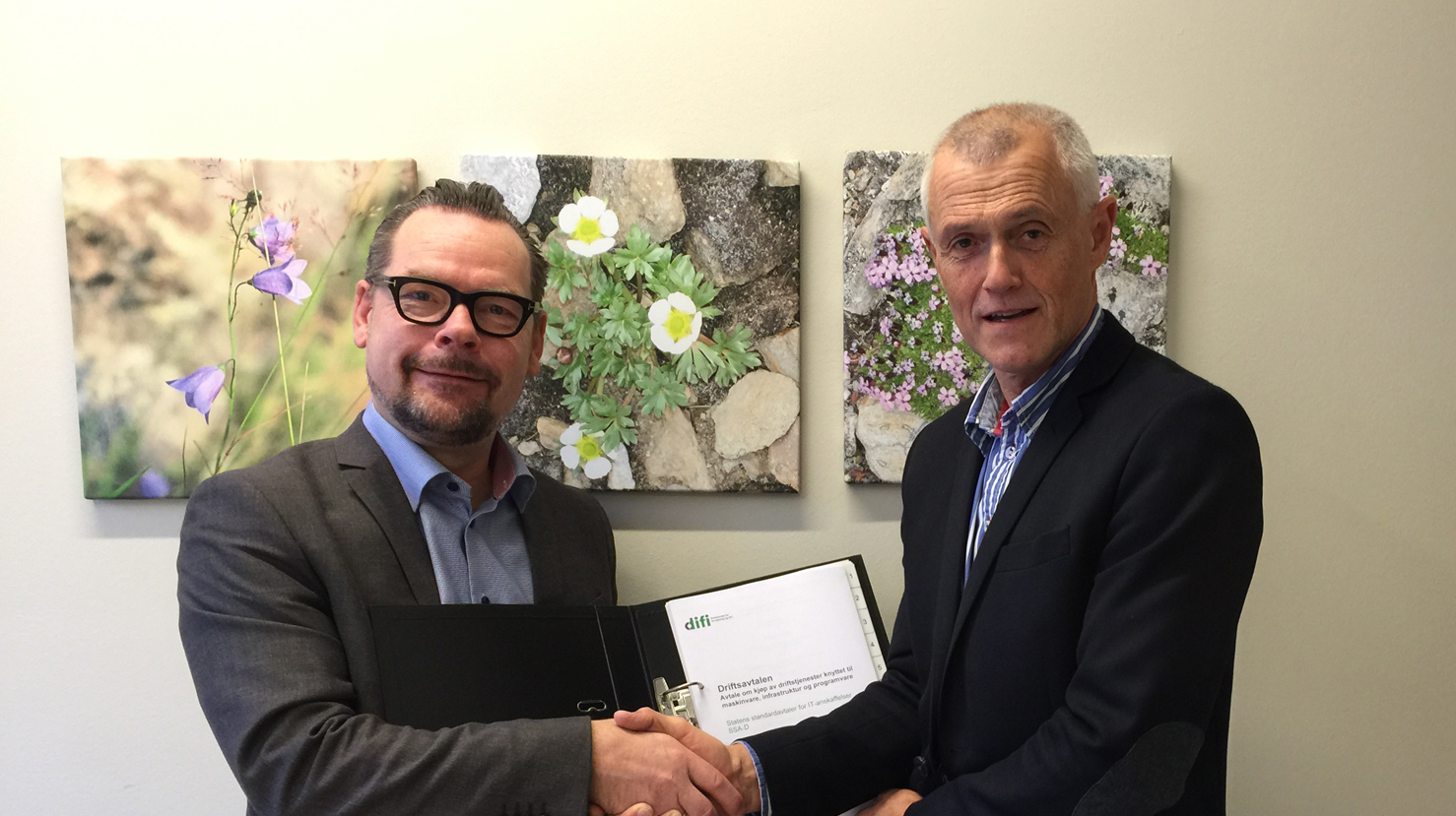 Daglig leder i Kirkepartner Inge Mauseth og kirkeverge i Trondheim Kjell Inge Nordgård.