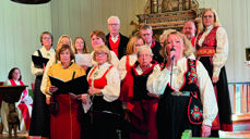 Jubelkoret skapte god stemning på jubileumsgudstjenesten.